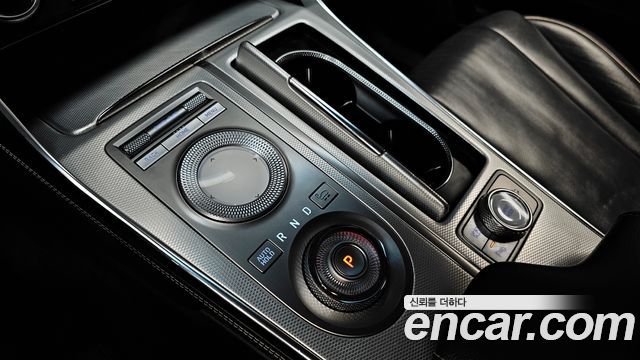 Genesis GV80 2020 — photo 9