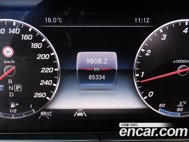Mercedes-Benz E-Class 2020 — photo 10