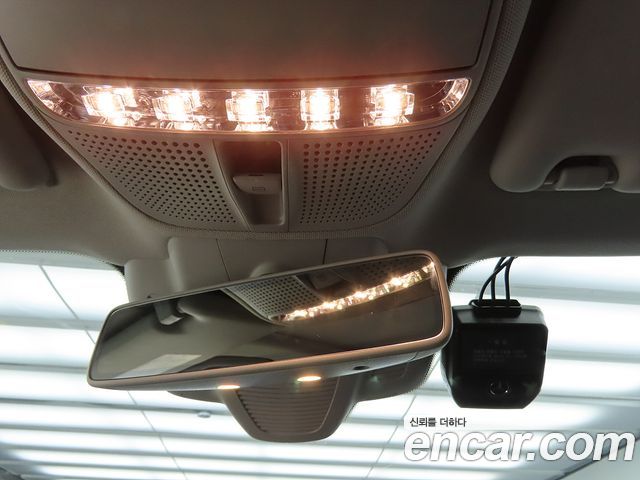 Mercedes-Benz E-Class 2020 — photo 16