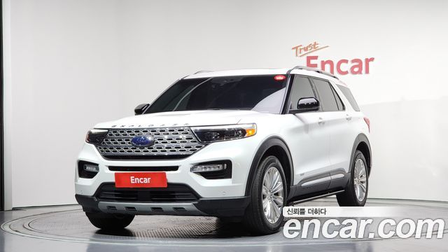 Ford Explorer 2022 — photo 1