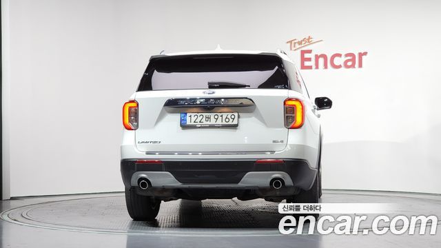 Ford Explorer 2022 — photo 4