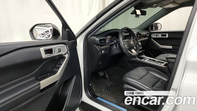 Ford Explorer 2022 — photo 13