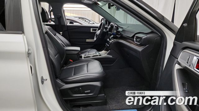 Ford Explorer 2022 — photo 17