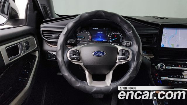 Ford Explorer 2022 — photo 19