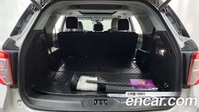Ford Explorer 2022 — photo 26