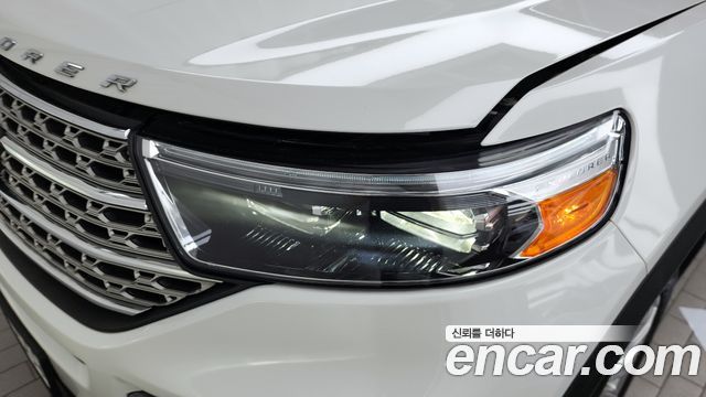 Ford Explorer 2022 — photo 8