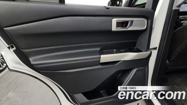 Ford Explorer 2022 — photo 15