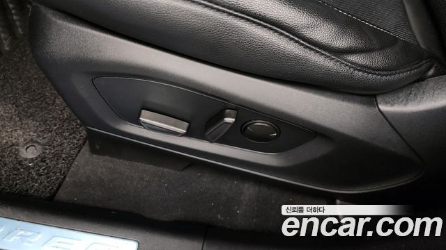 Ford Explorer 2022 — photo 31