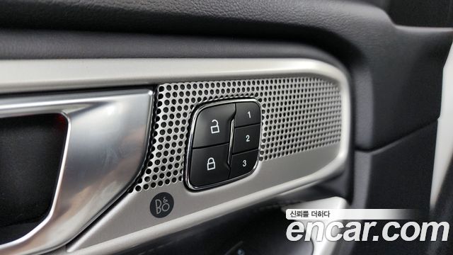 Ford Explorer 2022 — photo 35