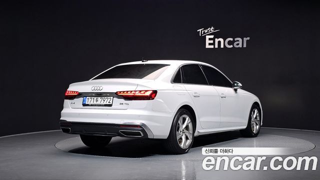 Audi A4 2021 — photo 2