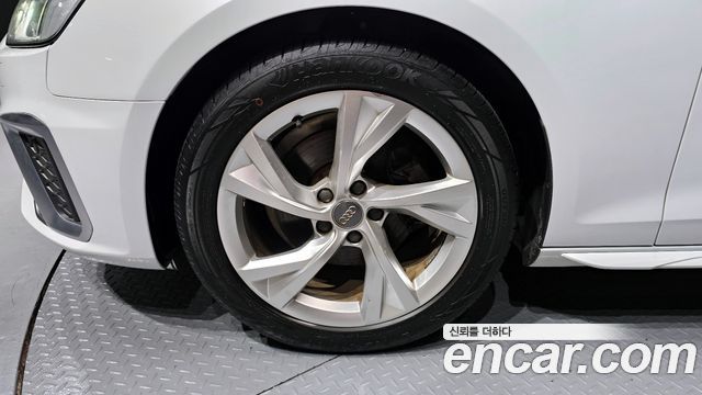 Audi A4 2021 — photo 5