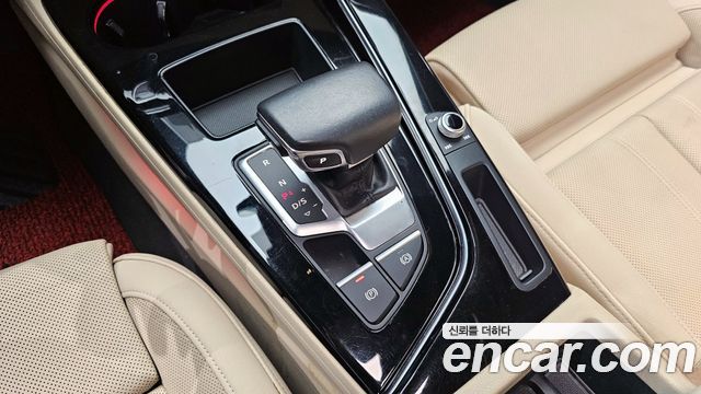 Audi A4 2021 — photo 12