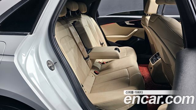 Audi A4 2021 — photo 17
