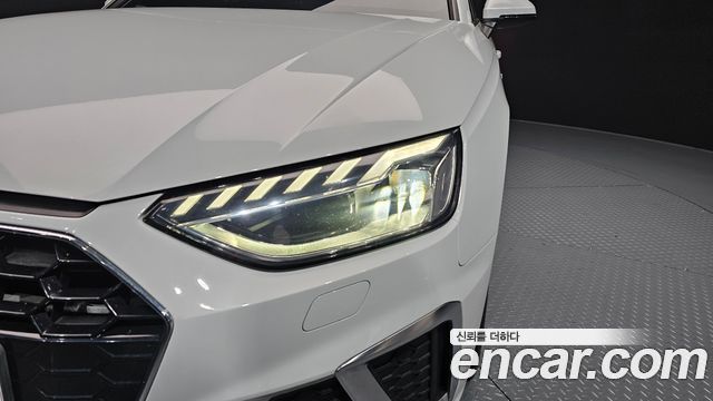 Audi A4 2021 — photo 8