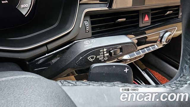 Audi A4 2021 — photo 28