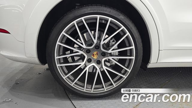 Porsche Cayenne 2020 — photo 5