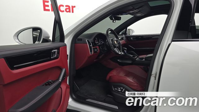Porsche Cayenne 2020 — photo 10