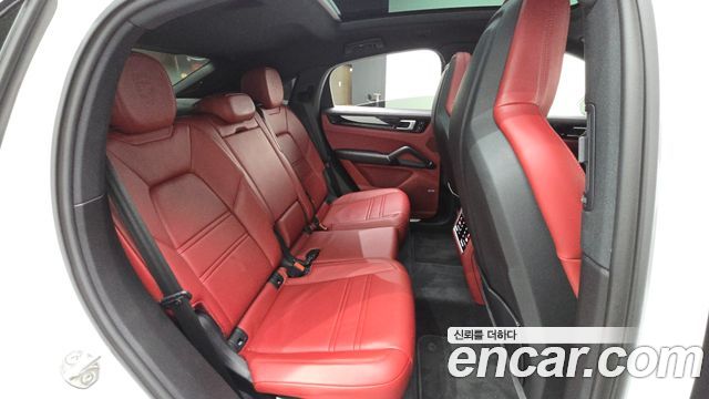 Porsche Cayenne 2020 — photo 12