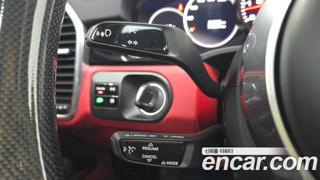 Porsche Cayenne 2020 — photo 17