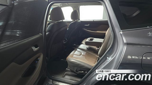 Hyundai Santafe 2019 — photo 17
