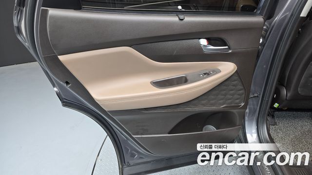 Hyundai Santafe 2019 — photo 15
