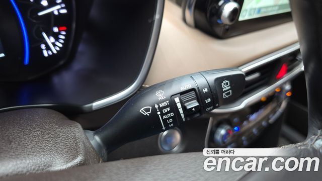 Hyundai Santafe 2019 — photo 27