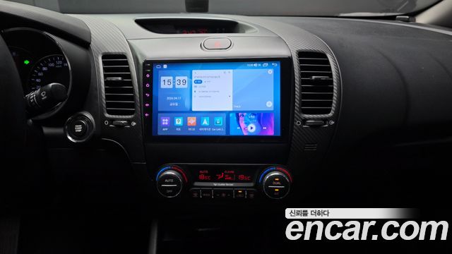 Kia K3 2015 — photo 20