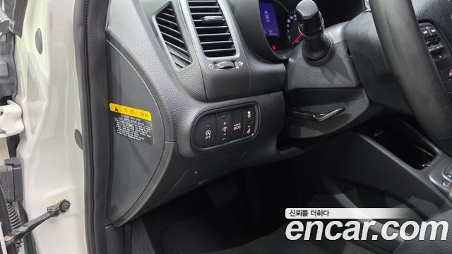 Kia K3 2015 — photo 23