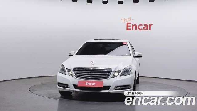 Mercedes-Benz E-Class 2011 — photo 3