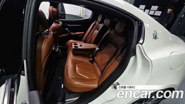 Maserati Ghibli 2020 — photo 11
