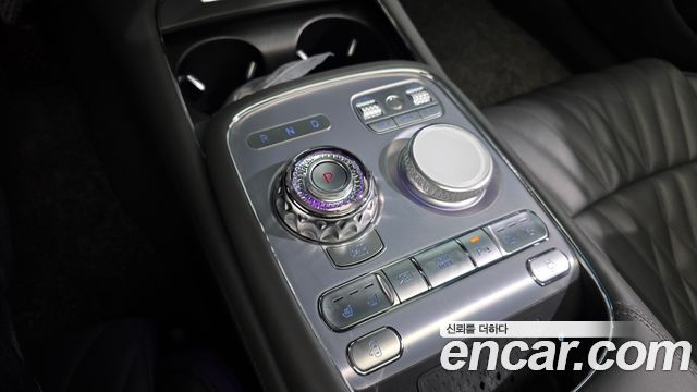 Genesis G90 2023 — photo 9