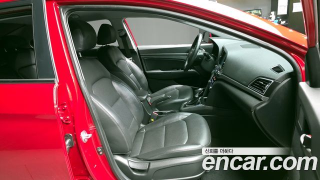 Hyundai AVANTE 2018 — photo 17