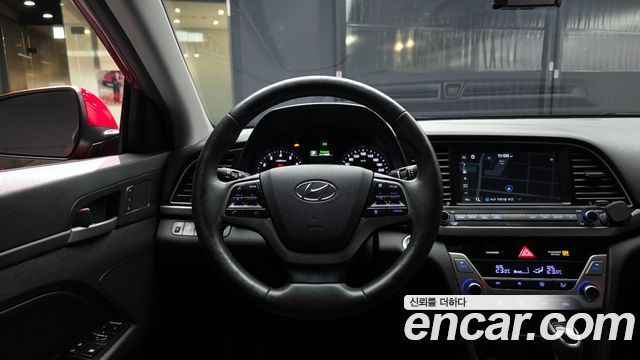 Hyundai AVANTE 2018 — photo 19