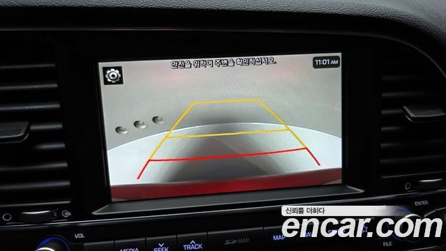 Hyundai AVANTE 2018 — photo 21