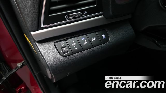 Hyundai AVANTE 2018 — photo 22