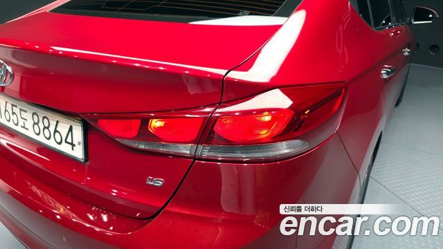 Hyundai AVANTE 2018 — photo 9
