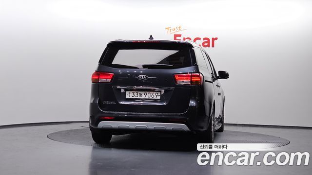 Kia Canival 2017 — photo 4