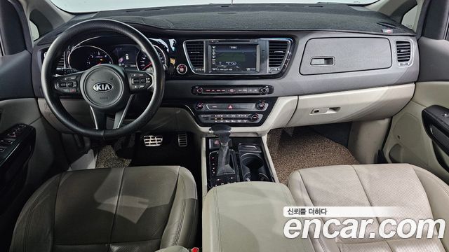Kia Canival 2017 — photo 10