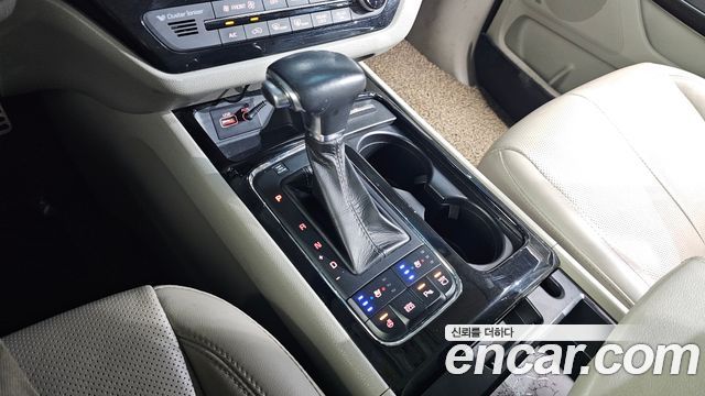 Kia Canival 2017 — photo 12
