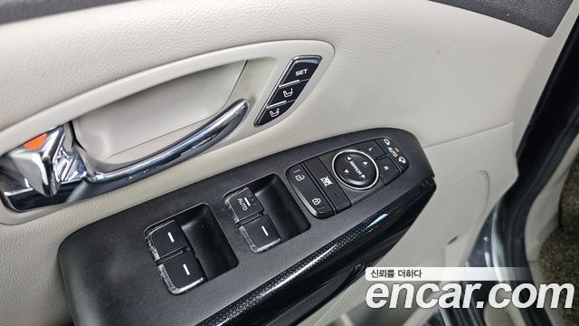 Kia Canival 2017 — photo 22