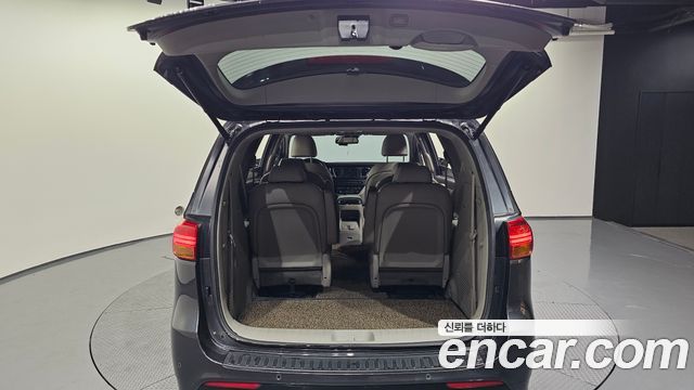 Kia Canival 2017 — photo 26