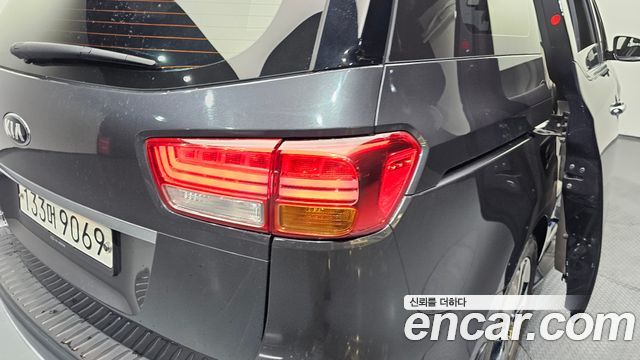 Kia Canival 2017 — photo 9