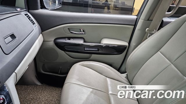 Kia Canival 2017 — photo 15