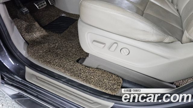 Kia Canival 2017 — photo 31