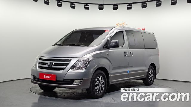 Hyundai Starex 2018 — photo 1