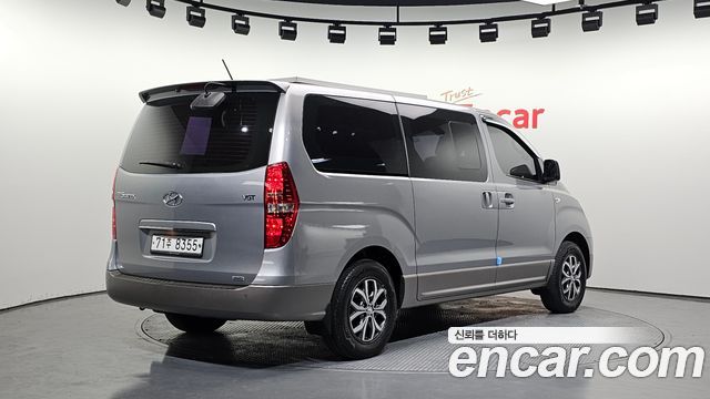 Hyundai Starex 2018 — photo 2