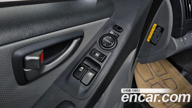 Hyundai Starex 2018 — photo 11