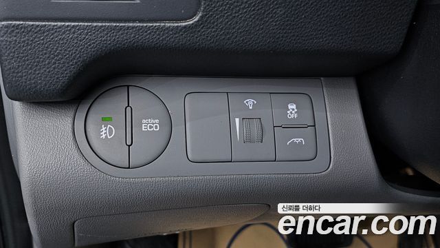 Hyundai Starex 2018 — photo 12