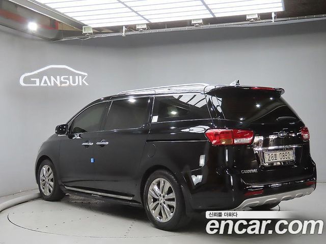 Kia Canival 2016 — photo 2