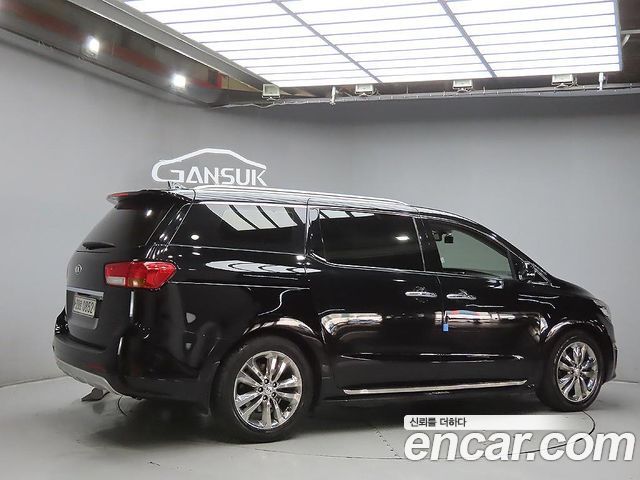 Kia Canival 2016 — photo 4